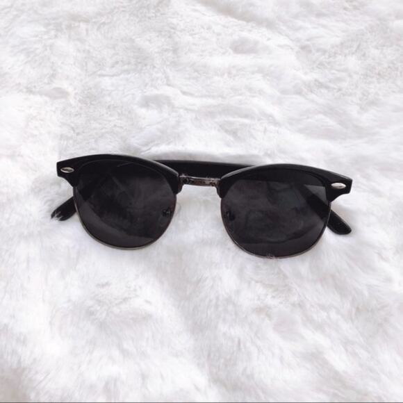 Colby Black Horn Rimmed Sunglasses - Picture 1 of 8